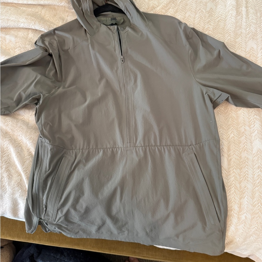 Lululemon License to Train hooded anorak windbreaker jacket - Olive